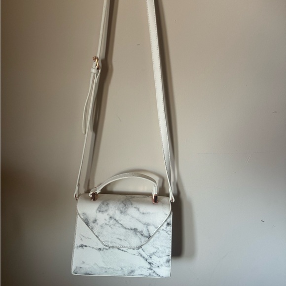 White Marble Purse Rose Gold Never Worn Excellent Condition Charming Charlie - Picture 5 of 5